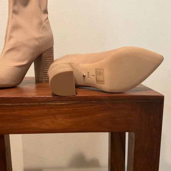 Raye 7 Nude Boot - Picture 3 of 3